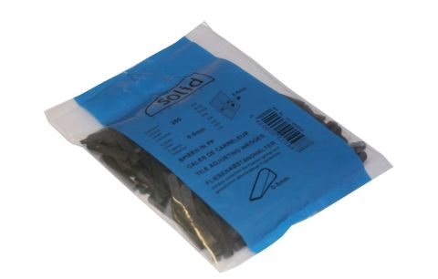 Tegelspieen kunststof zwart 5x30mm